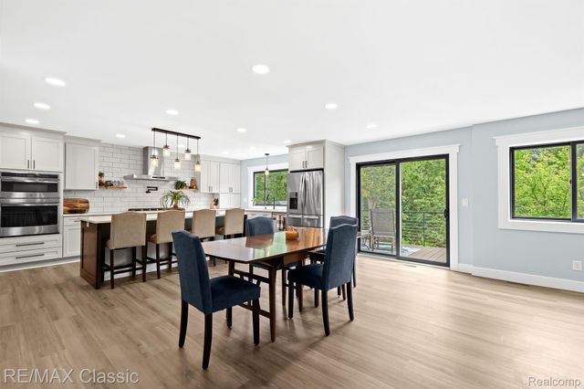 295 Whispering Pines, Milford Twp, MI 48380