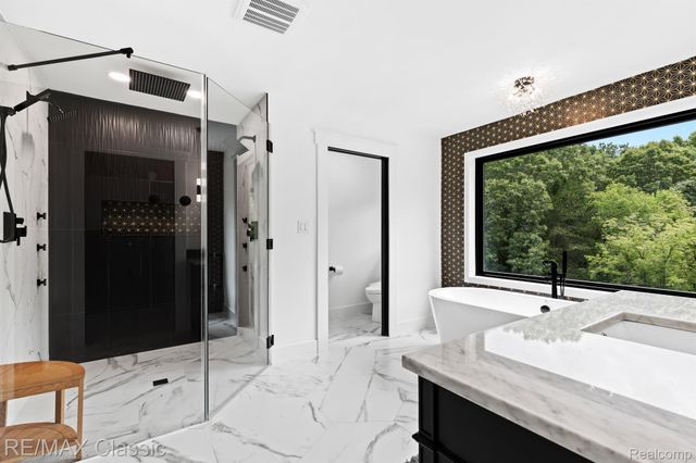 295 Whispering Pines, Milford Twp, MI 48380