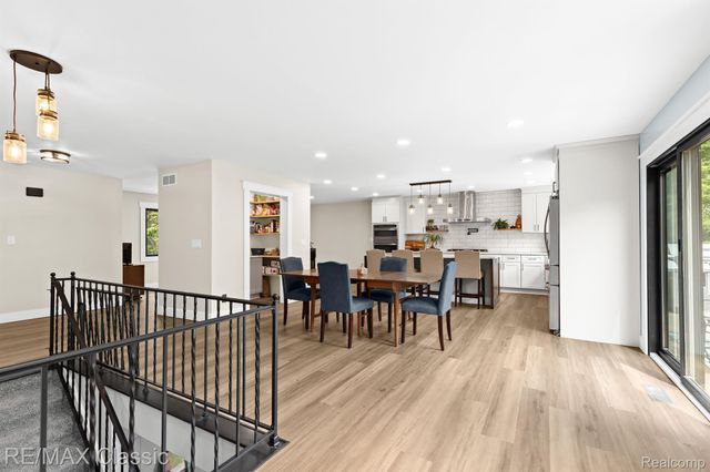 295 Whispering Pines, Milford Twp, MI 48380