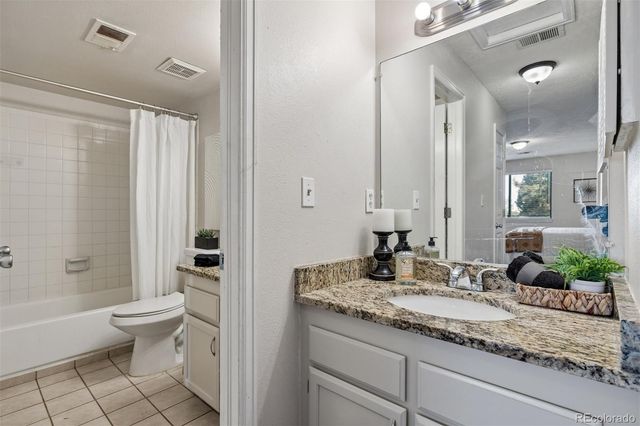 4351 S Andes Way 201, Aurora, CO 80015