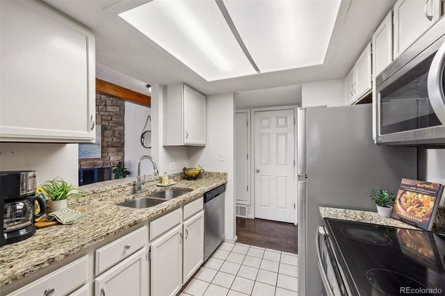 4351 S Andes Way 201, Aurora, CO 80015