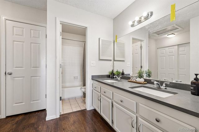 4351 S Andes Way 201, Aurora, CO 80015