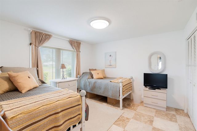 402 DEVONSHIRE LANE, Venice, FL 34293