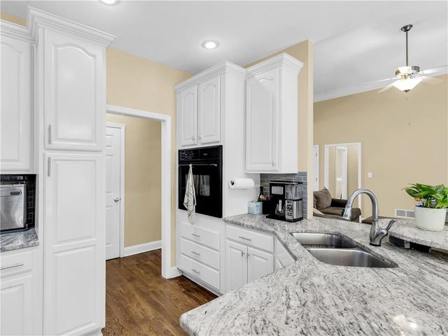 157 Cooks Way, Mcdonough, GA 30252