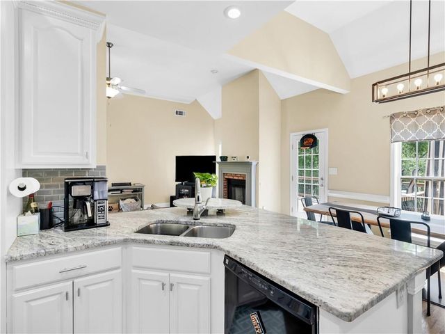 157 Cooks Way, Mcdonough, GA 30252