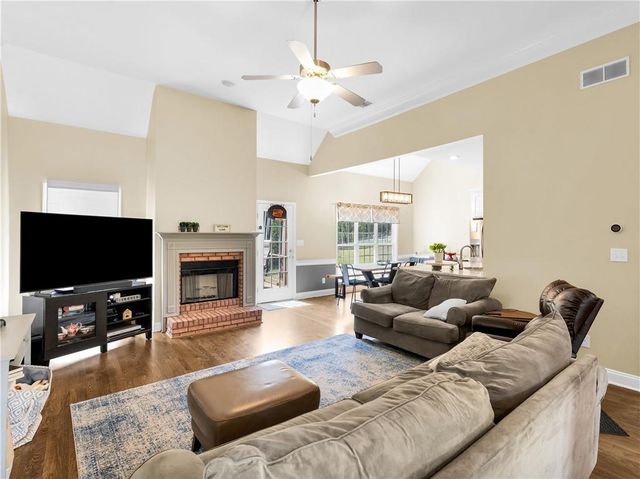 157 Cooks Way, Mcdonough, GA 30252