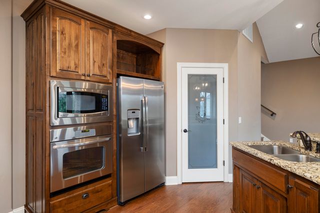 3764 E Knollwood Drive, Ozark, MO 65721