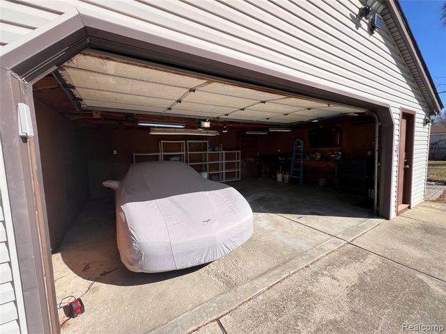 27054 Vance Street, Madison Heights, MI 48071