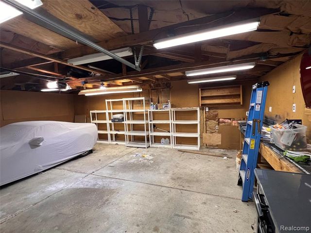 27054 Vance Street, Madison Heights, MI 48071