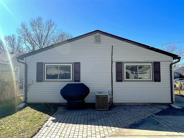 27054 Vance Street, Madison Heights, MI 48071