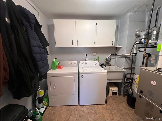 27054 Vance Street, Madison Heights, MI 48071