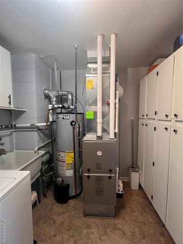 27054 Vance Street, Madison Heights, MI 48071