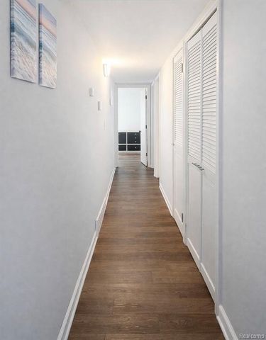 27054 Vance Street, Madison Heights, MI 48071