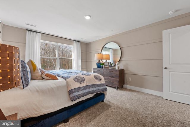 372 ECLIPSE ST, Charles Town, WV 25414