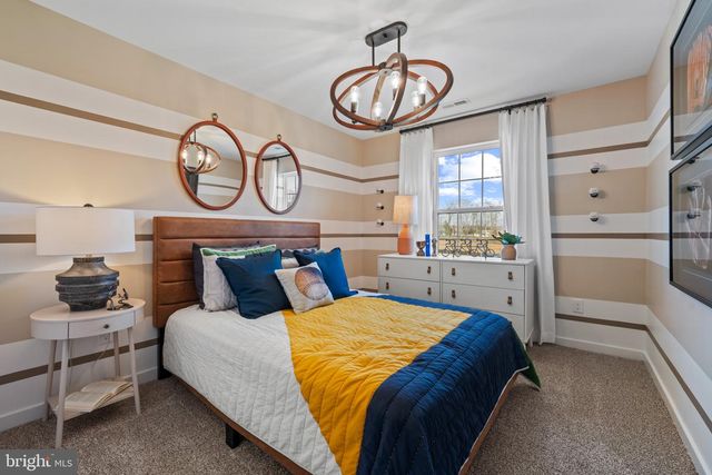 372 ECLIPSE ST, Charles Town, WV 25414