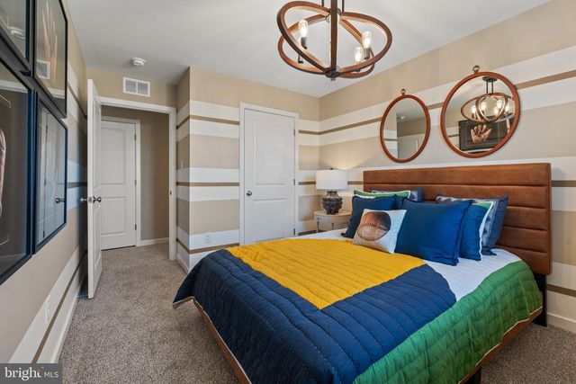 372 ECLIPSE ST, Charles Town, WV 25414