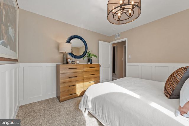 372 ECLIPSE ST, Charles Town, WV 25414