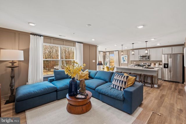 372 ECLIPSE ST, Charles Town, WV 25414