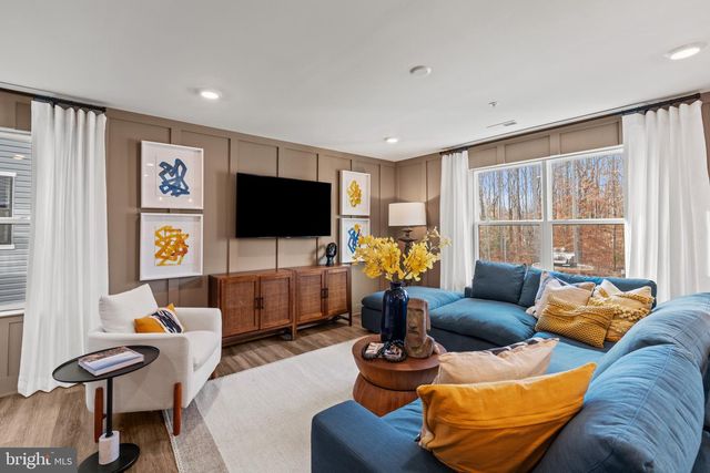 372 ECLIPSE ST, Charles Town, WV 25414