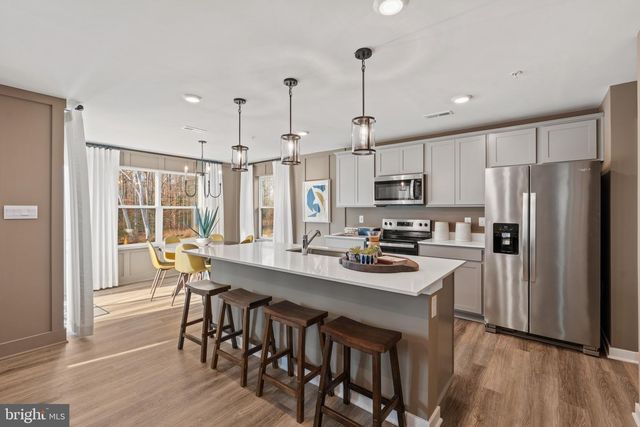 372 ECLIPSE ST, Charles Town, WV 25414