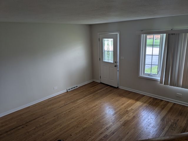 796 N ADELE Street, Elmhurst, IL 60126