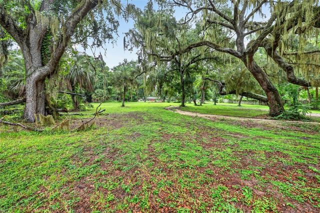 35446 FOURAKER DRIVE, Fruitland Park, FL 34731