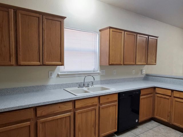 8619 Branch Hollow, Universal City, TX 78148