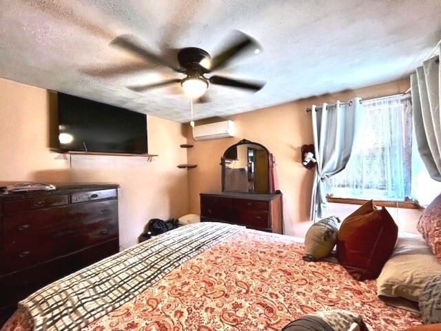 44 Wilson Ave, Chicopee, MA 01013