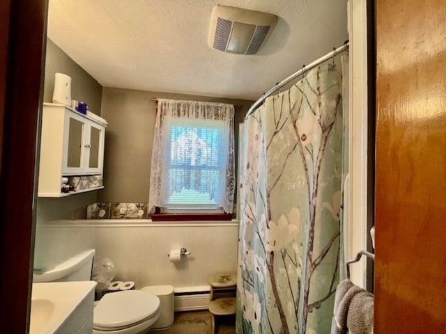 44 Wilson Ave, Chicopee, MA 01013