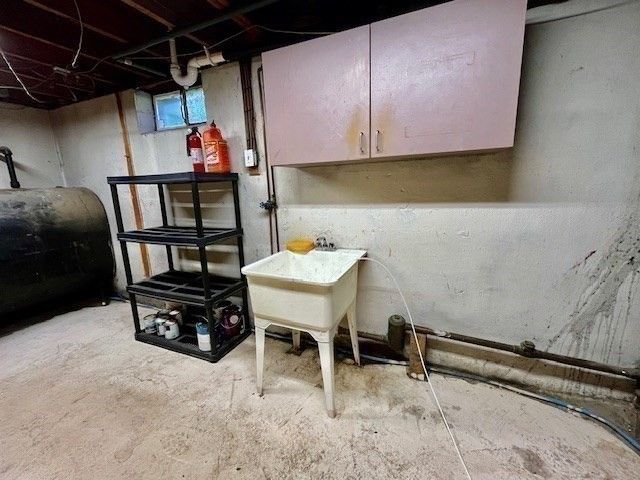 44 Wilson Ave, Chicopee, MA 01013