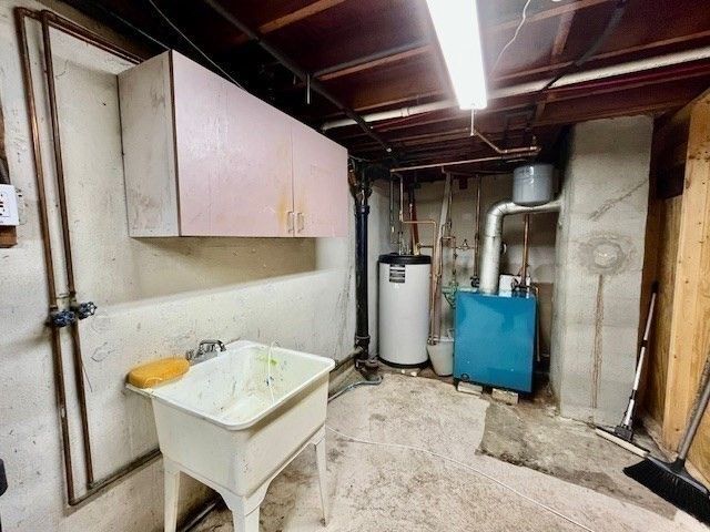 44 Wilson Ave, Chicopee, MA 01013