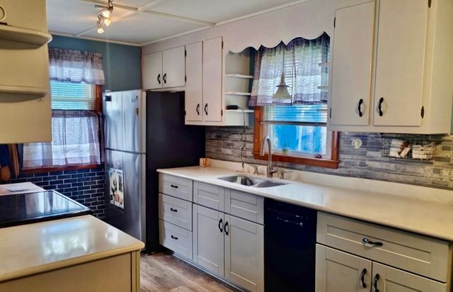 44 Wilson Ave, Chicopee, MA 01013
