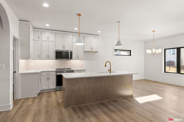 605 N 108 Street, Lincoln, NE 68527