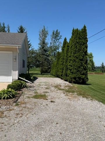 1641 Amelith Road, Bay City, MI 48706