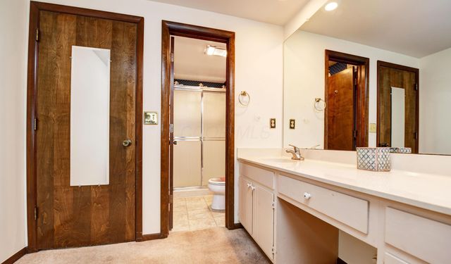 6448 Sharon Woods Boulevard, B B, Columbus, OH 43229