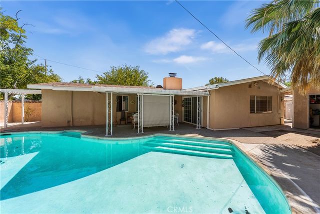 1152 E Avenue J1, Lancaster, CA 93535