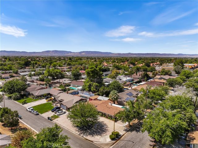 1152 E Avenue J1, Lancaster, CA 93535