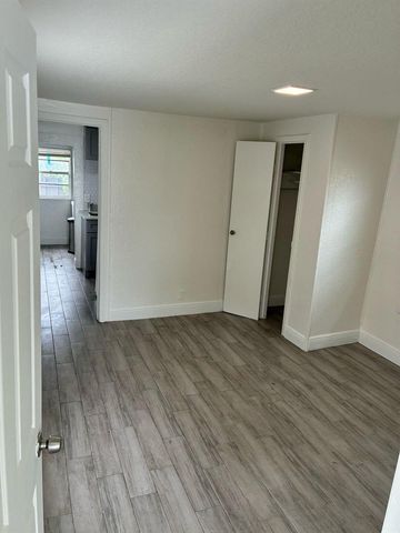 912 8th Street, West Palm Beach, FL 33401