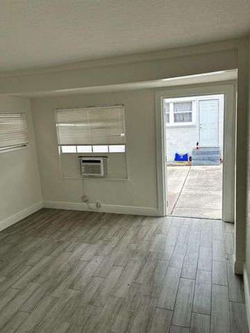 912 8th Street, West Palm Beach, FL 33401