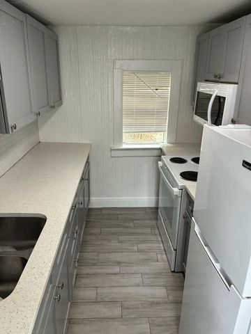 912 8th Street, West Palm Beach, FL 33401