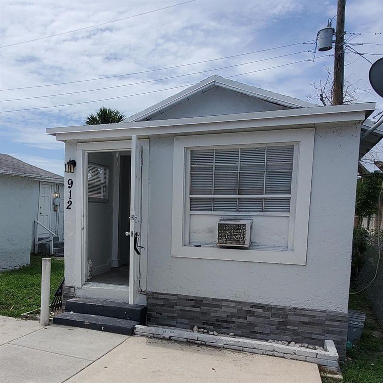 912 8th Street, West Palm Beach, FL 33401