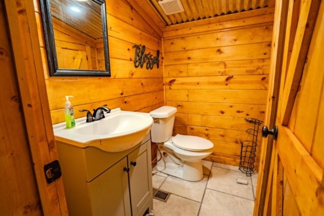 2167 Powdermill Hill Rd, Lawrenceburg, TN 38464