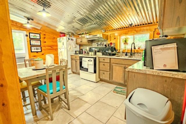2167 Powdermill Hill Rd, Lawrenceburg, TN 38464