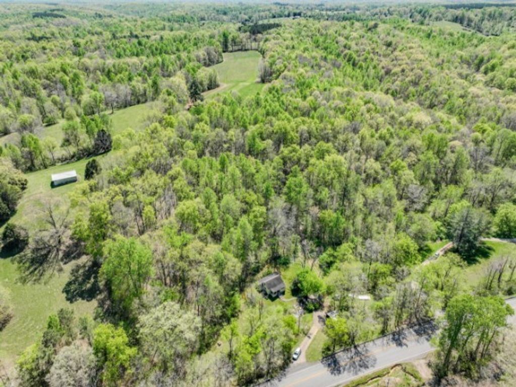 2167 Powdermill Hill Rd, Lawrenceburg, TN 38464