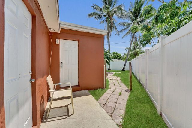1302 S 23RD Avenue, Hollywood, FL 33020