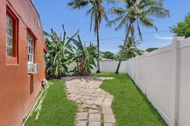 1302 S 23RD Avenue, Hollywood, FL 33020