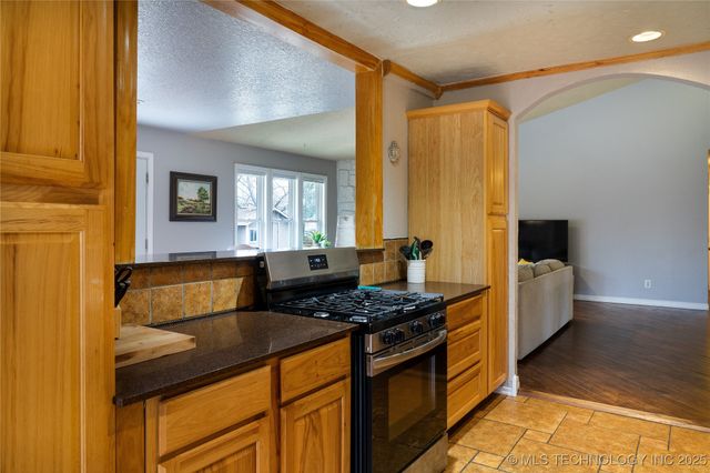 428 W 113th Street S, Jenks, OK 74037