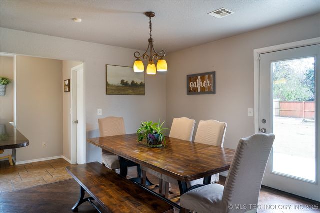 428 W 113th Street S, Jenks, OK 74037