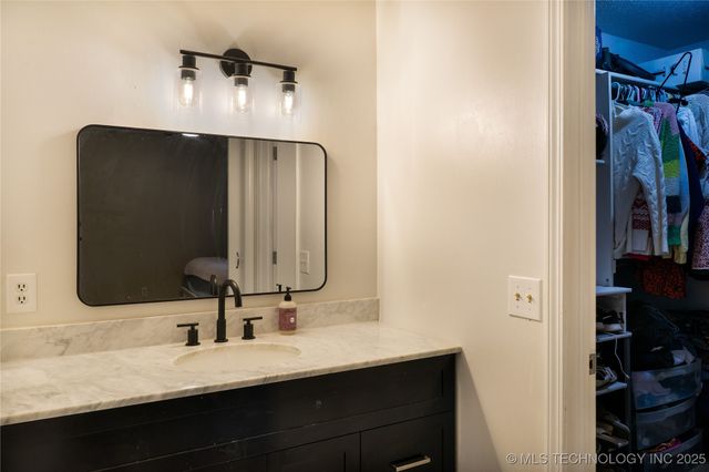 428 W 113th Street S, Jenks, OK 74037