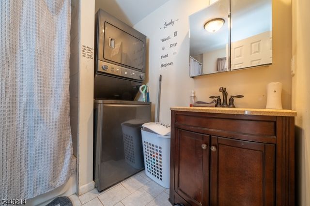 6 Pine St E, Vernon Twp., NJ 07422
